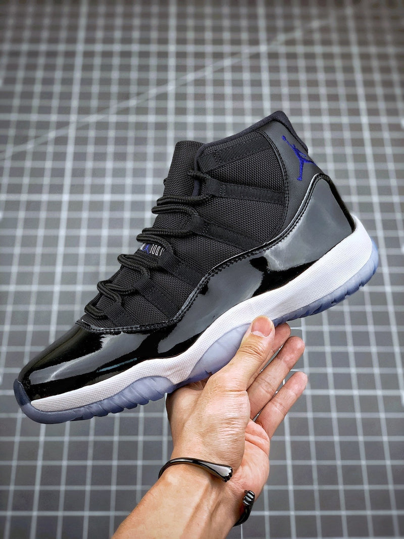 Tênis Nike Air Jordan 11 Space Jam