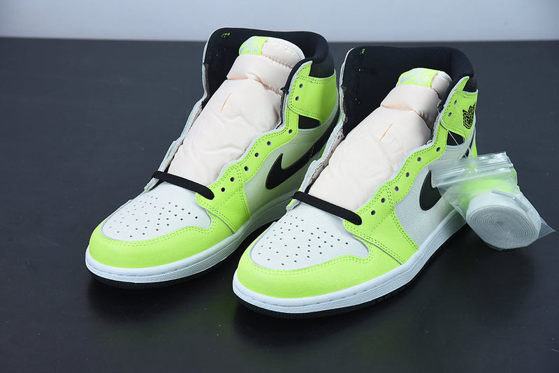 Tênis Nike Air Jordan 1 High "Volt"