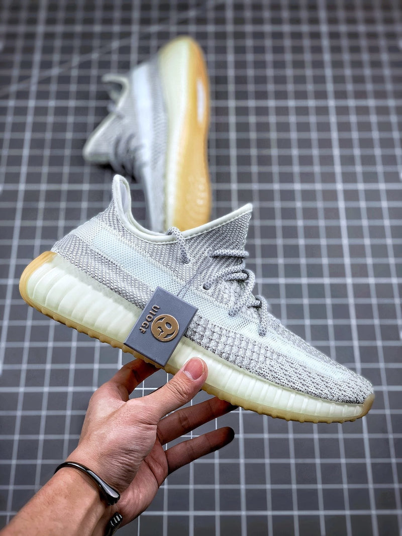 Tênis Adidas Yeezy Boost 350 V2 Yeshaya (Refletivo)