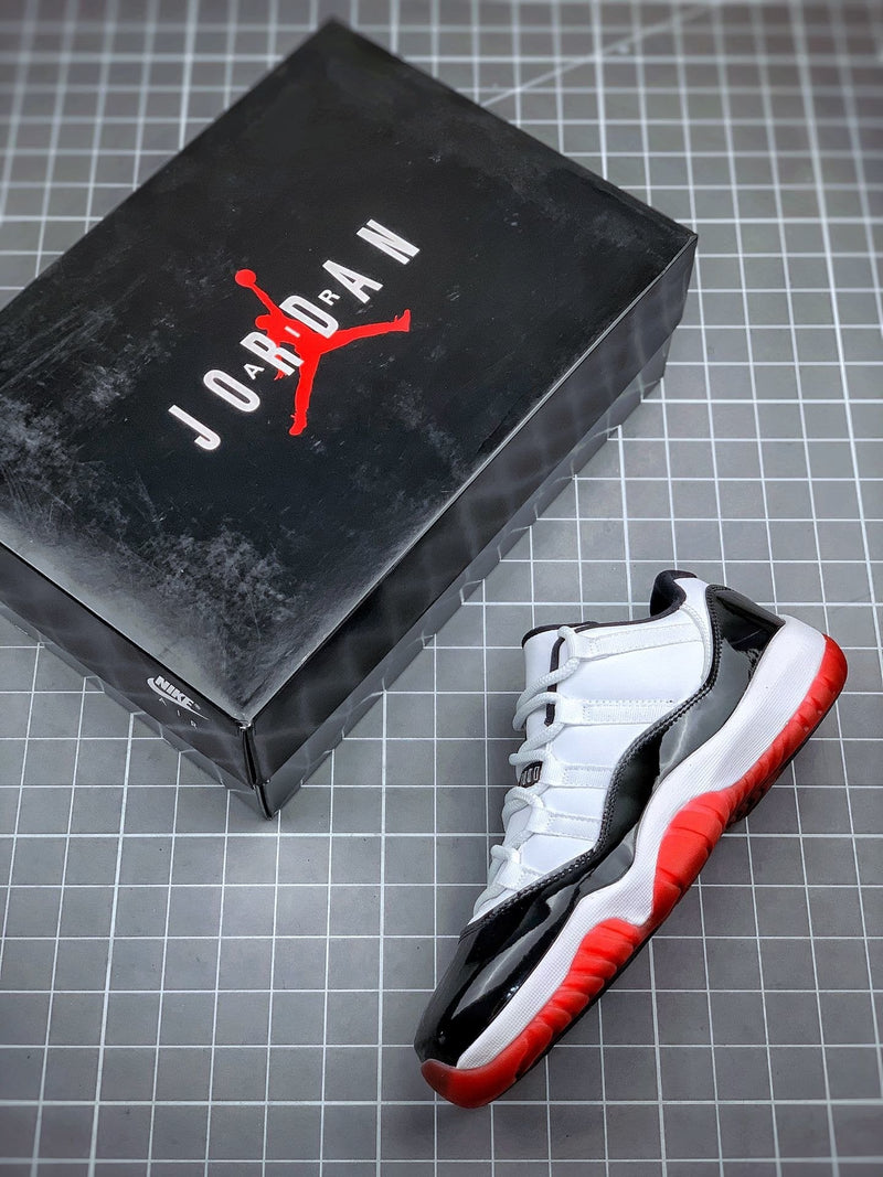 Tênis Nike Air Jordan 11 Low