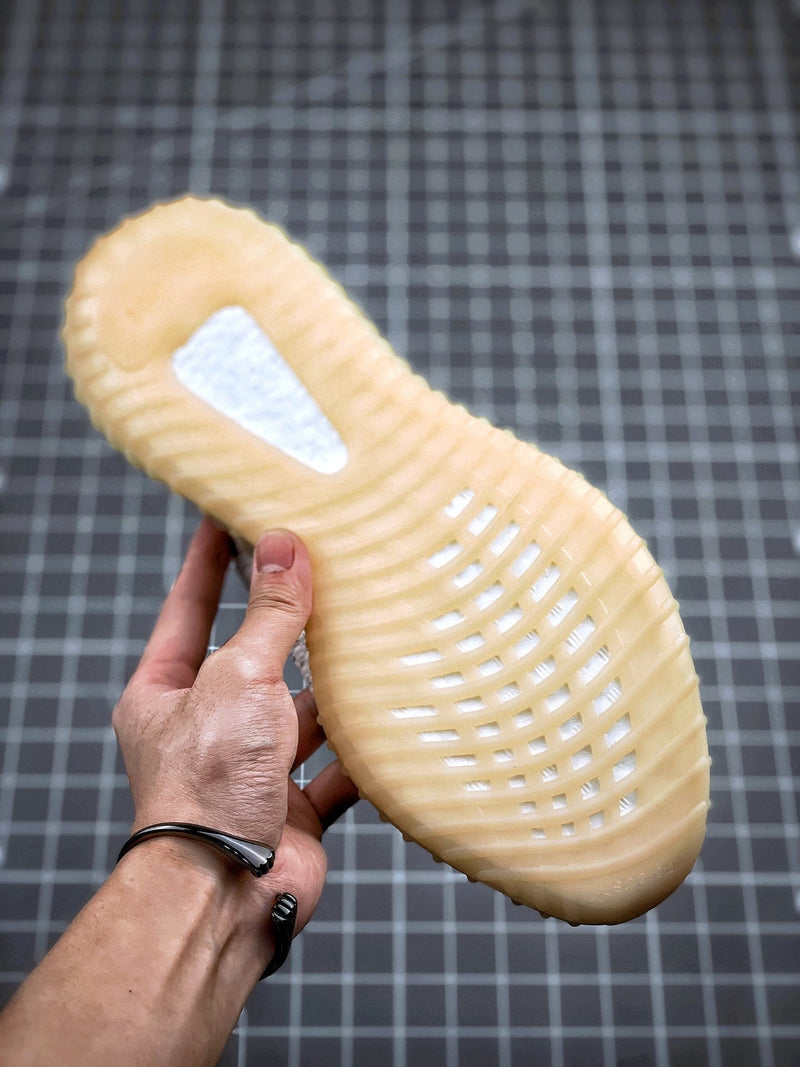 Tênis Adidas Yeezy Boost 350 V2 Sulfur