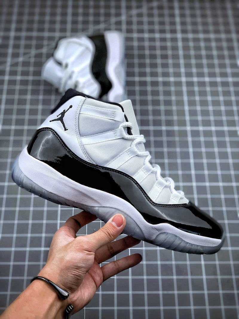 Tênis Nike Air Jordan 11 "Concord"