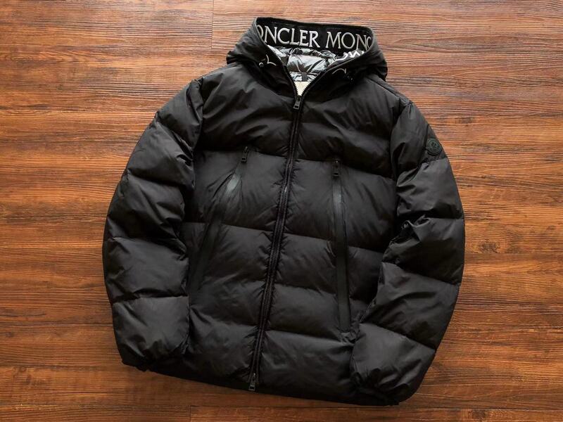 Jaqueta Moncler Montcla