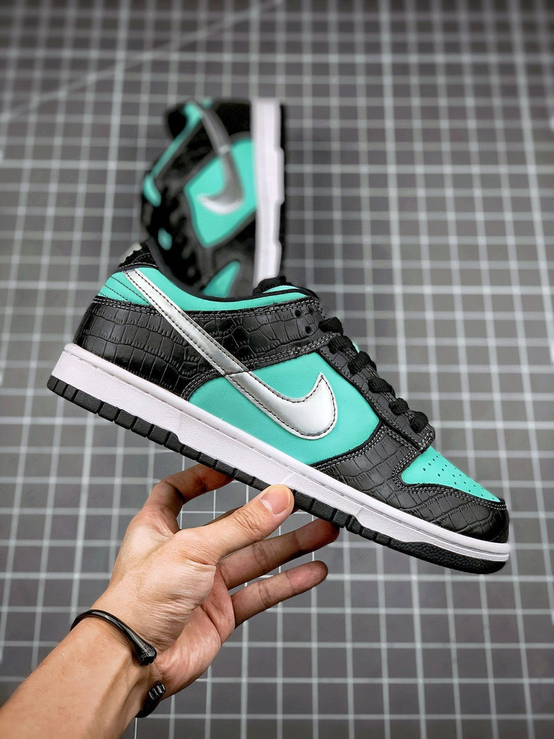 Tênis Nike SB Dunk Low x Tiffany 'Diamond Supply'