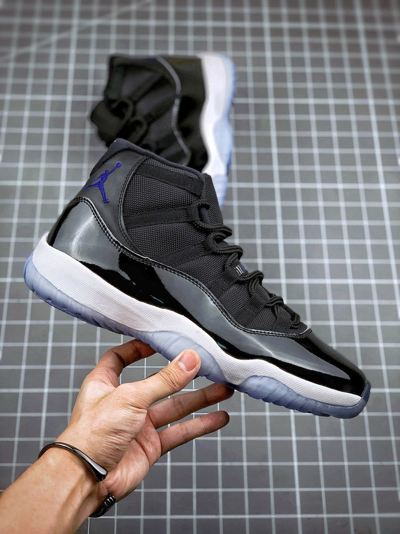 Tênis Nike Air Jordan 11 Space Jam