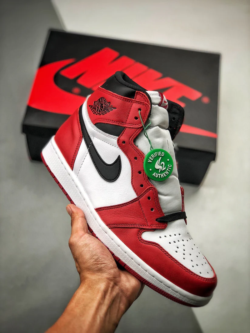 Tênis Nike Air Jordan 1 Retro High Chicago 2015