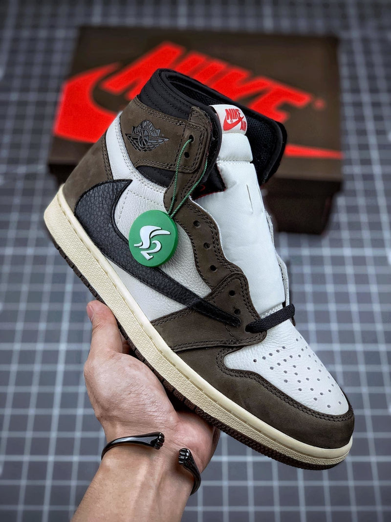 Tênis Nike Air Jordan 1 Retro High "Travis Scott"