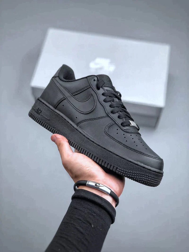 Tênis Nike Air Force 1 Low Black