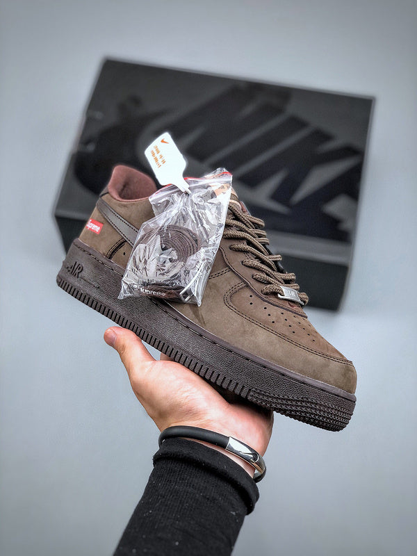 Tênis Nike Air Force 1 Low Supreme Baroque Brown