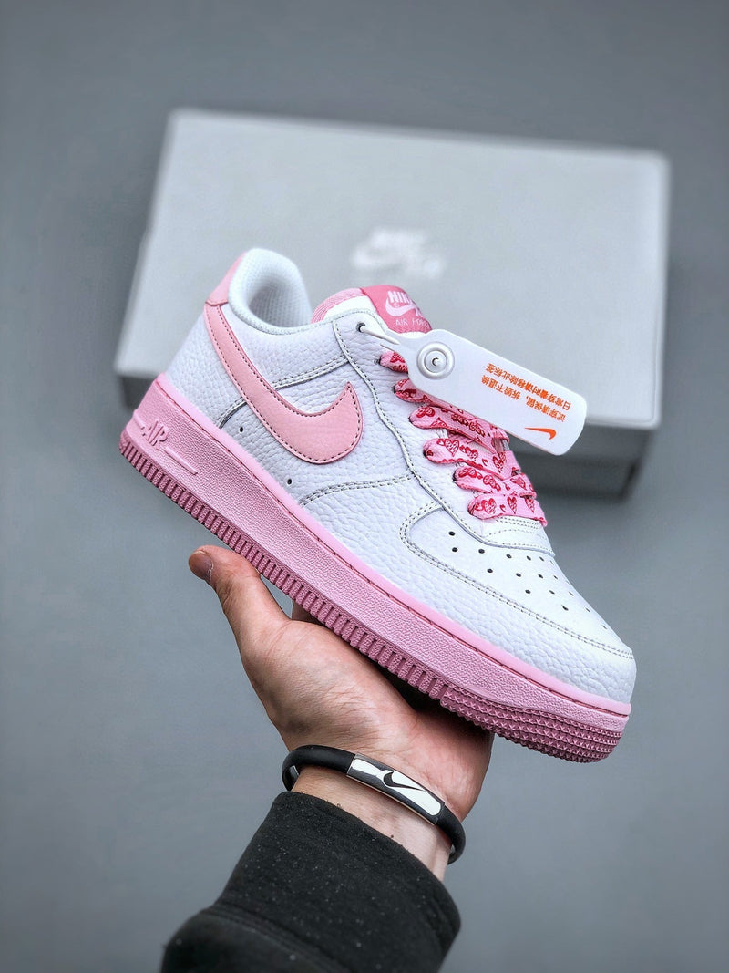 Tênis Nike Air Force 1 Low Valentine Days