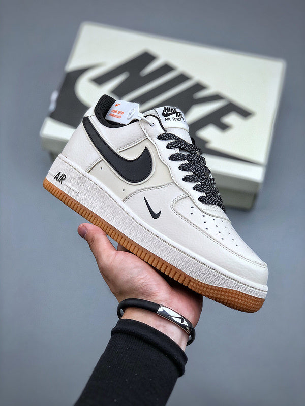 Tênis Nike Air Force 1 Low '07