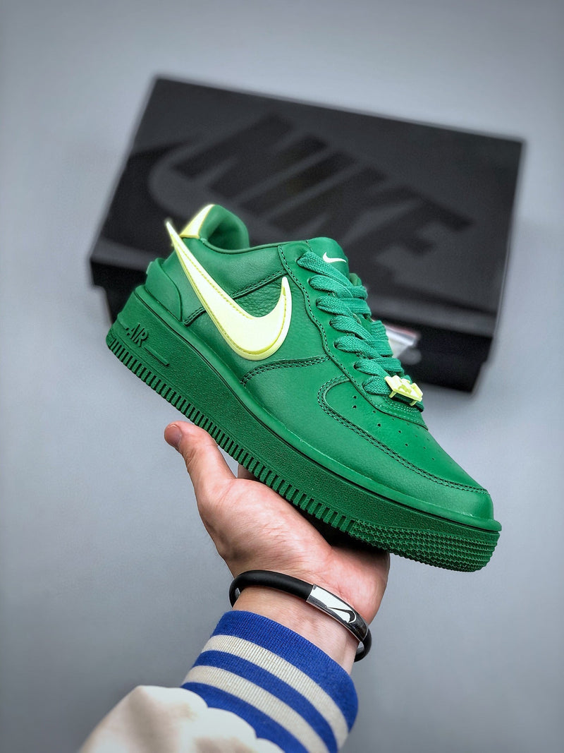 Tênis Nike Air Force 1 Low x Ambush