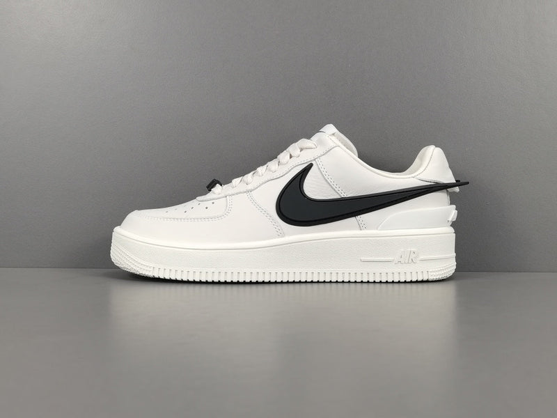 Tênis Nike Air Force 1 Low x Ambush