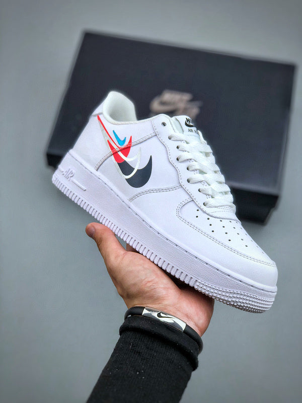 Tênis Nike Air Force 1 Low Swoosh