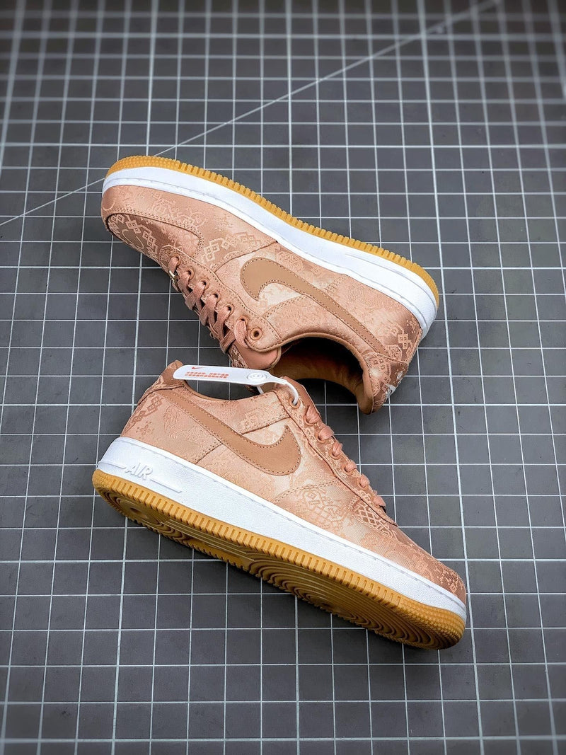 Tênis Nike Air Force 1 Low "CLOT Rose Gold Silk"