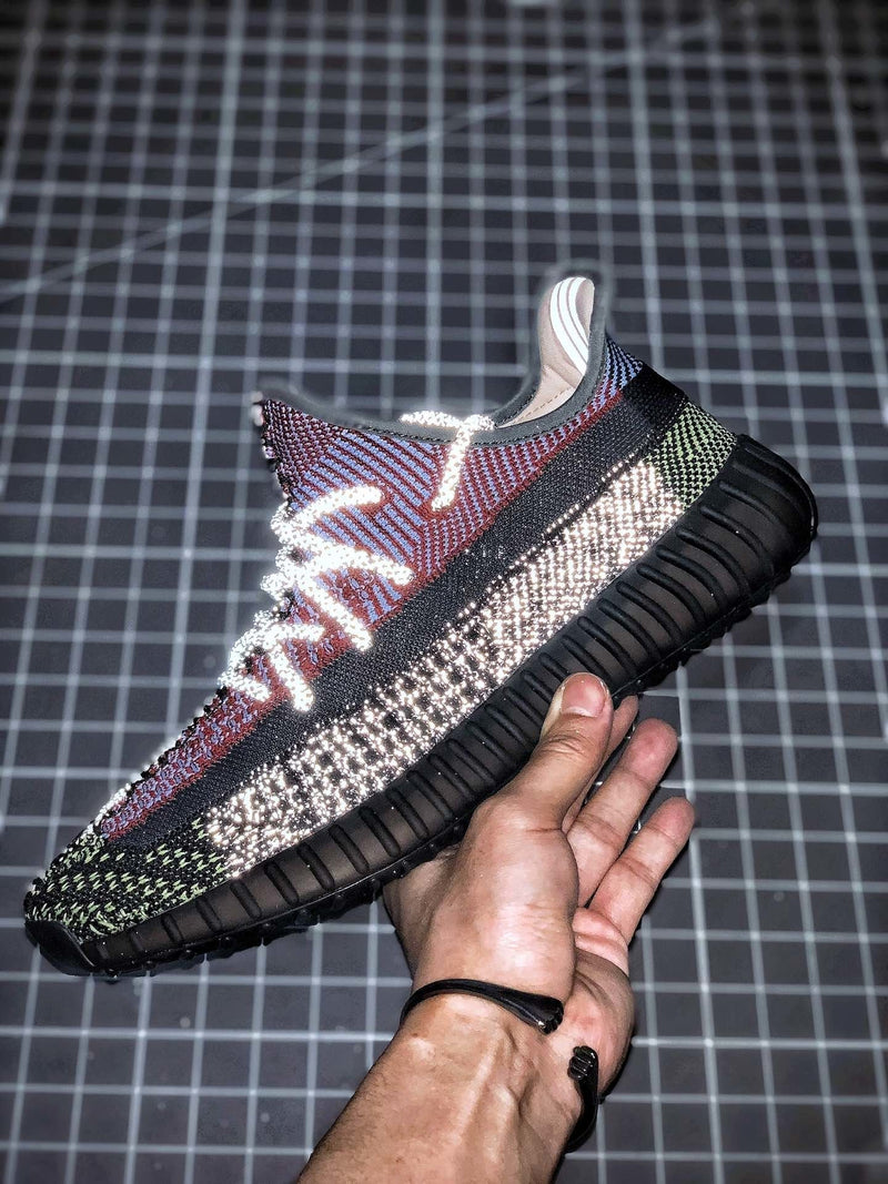 Tênis Adidas Yeezy Boost 350 V2 Yecheil (Refletivo)