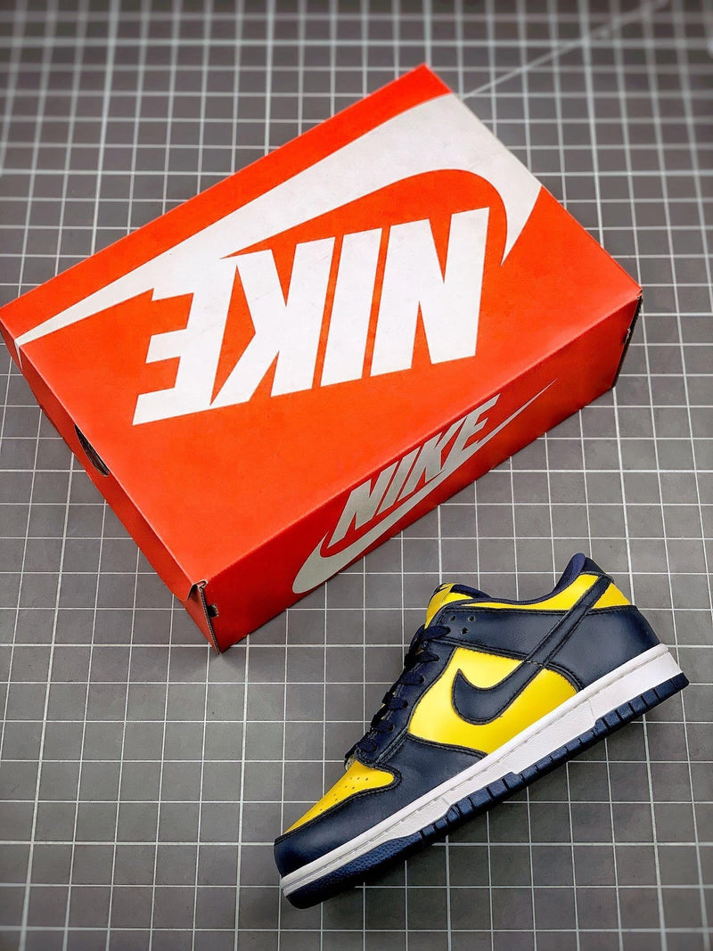 Tênis Nike SB Dunk Low "Michigan"