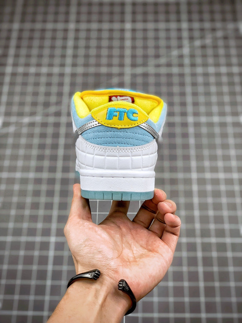 Tênis Nike SB Dunk Low Pro QS x FTC "Lagoon Pulse"