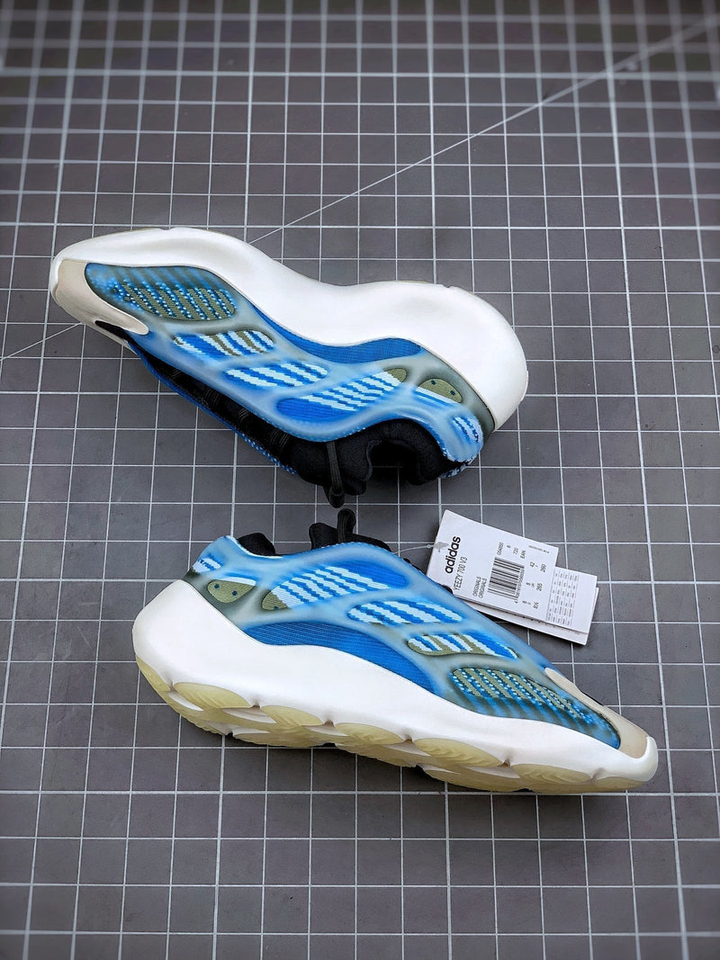 Tênis Adidas Yeezy Boost 700 V3 Azareth