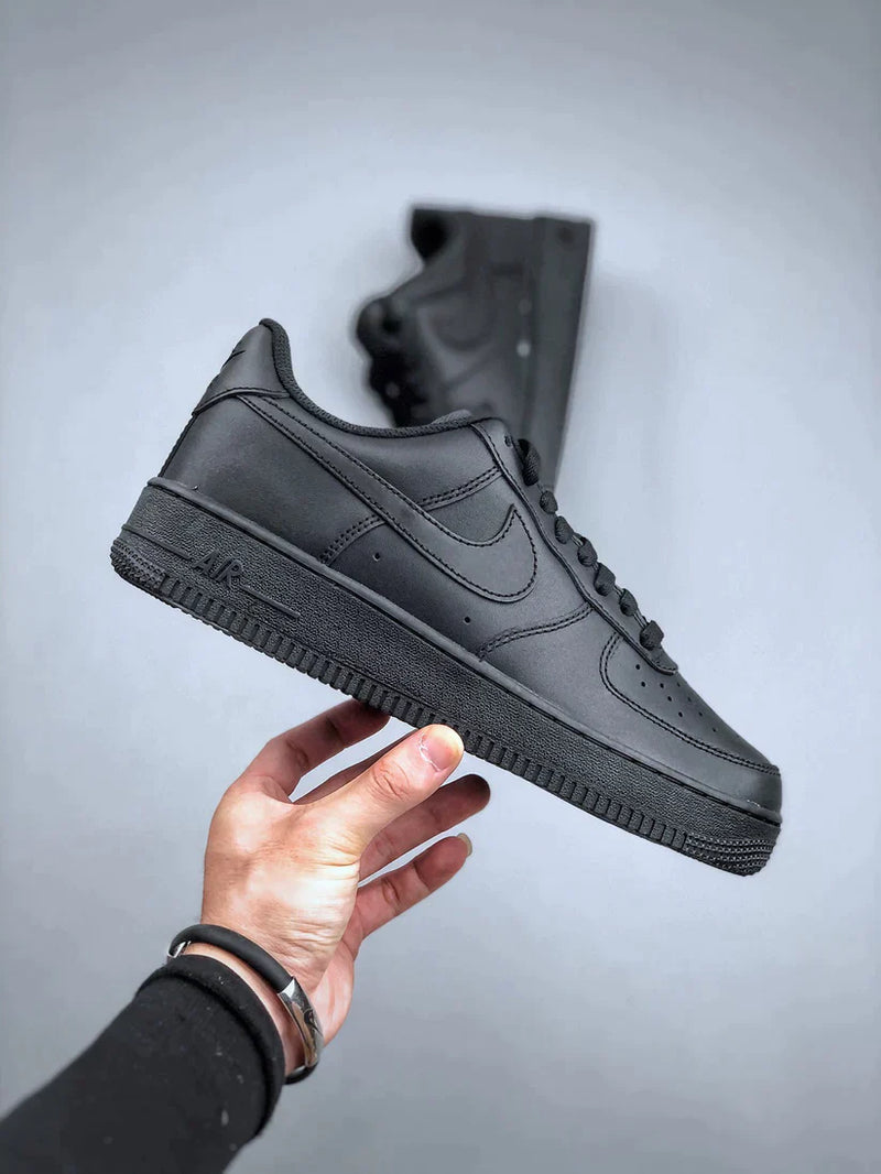 Tênis Nike Air Force 1 Low Black