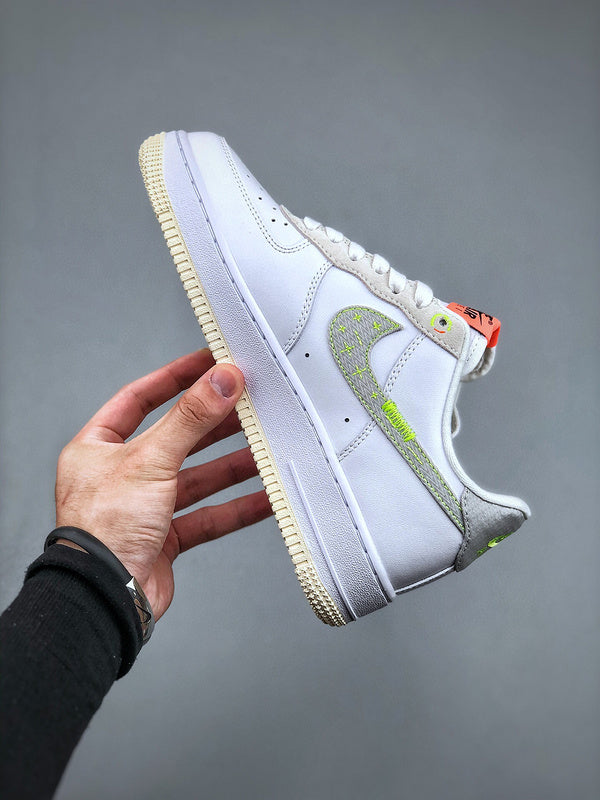 Tênis Nike Air Force 1 Low Stitch