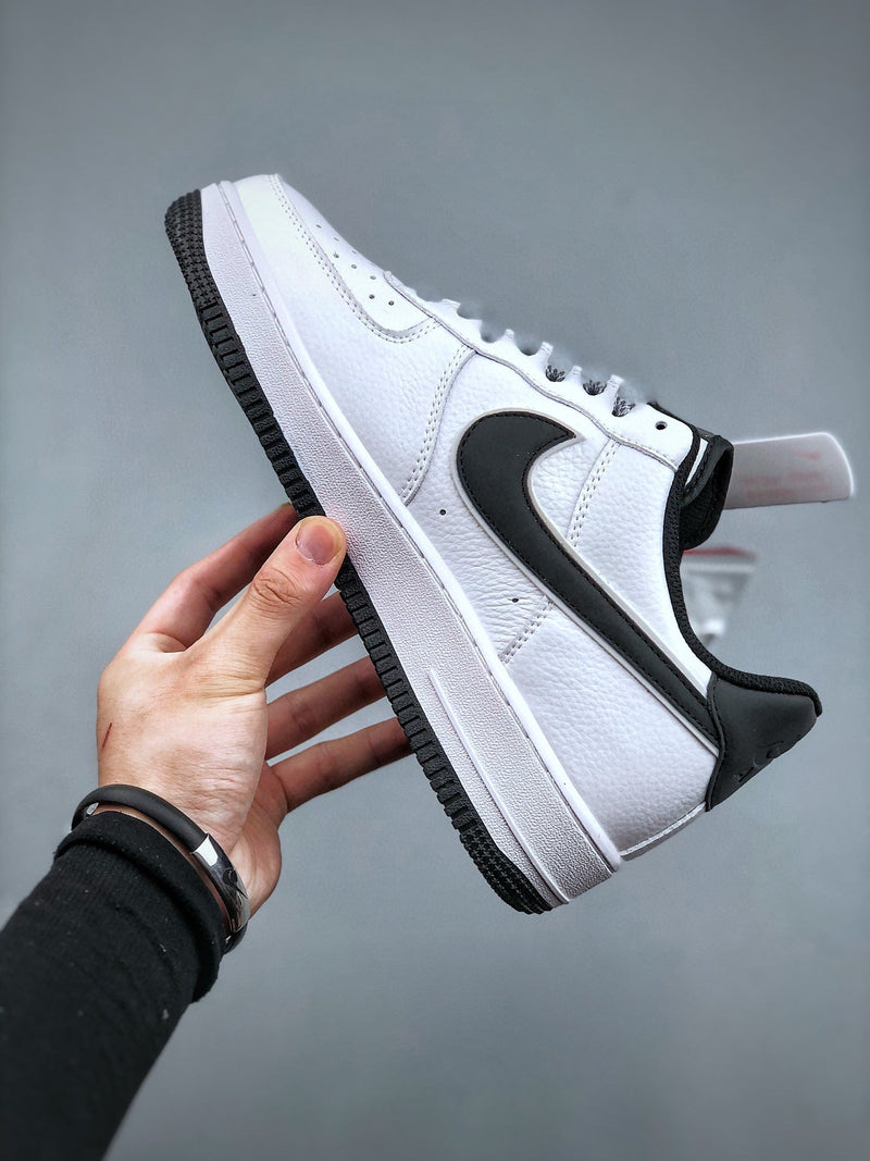 Tênis Nike Air Force 1 Low B/W