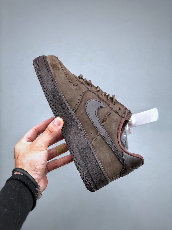 Tênis Nike Air Force 1 Low Supreme Baroque Brown