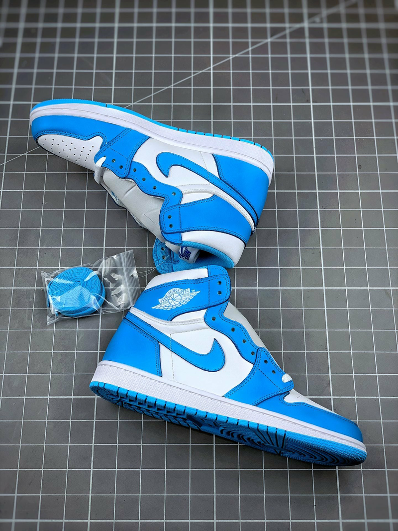 Tênis Nike Air Jordan 1 High UNC