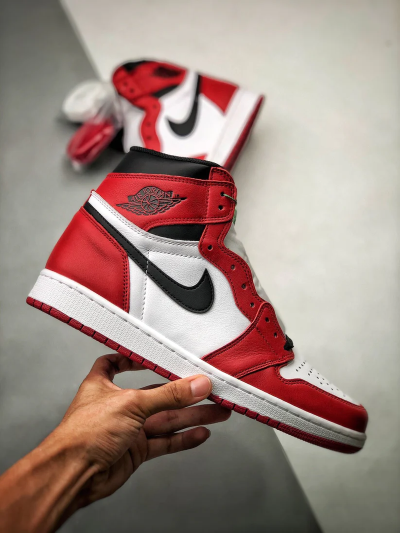 Tênis Nike Air Jordan 1 Retro High Chicago 2015