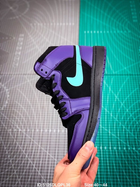 Tênis Nike Air Jordan 1 Zoom High 'Black grape'