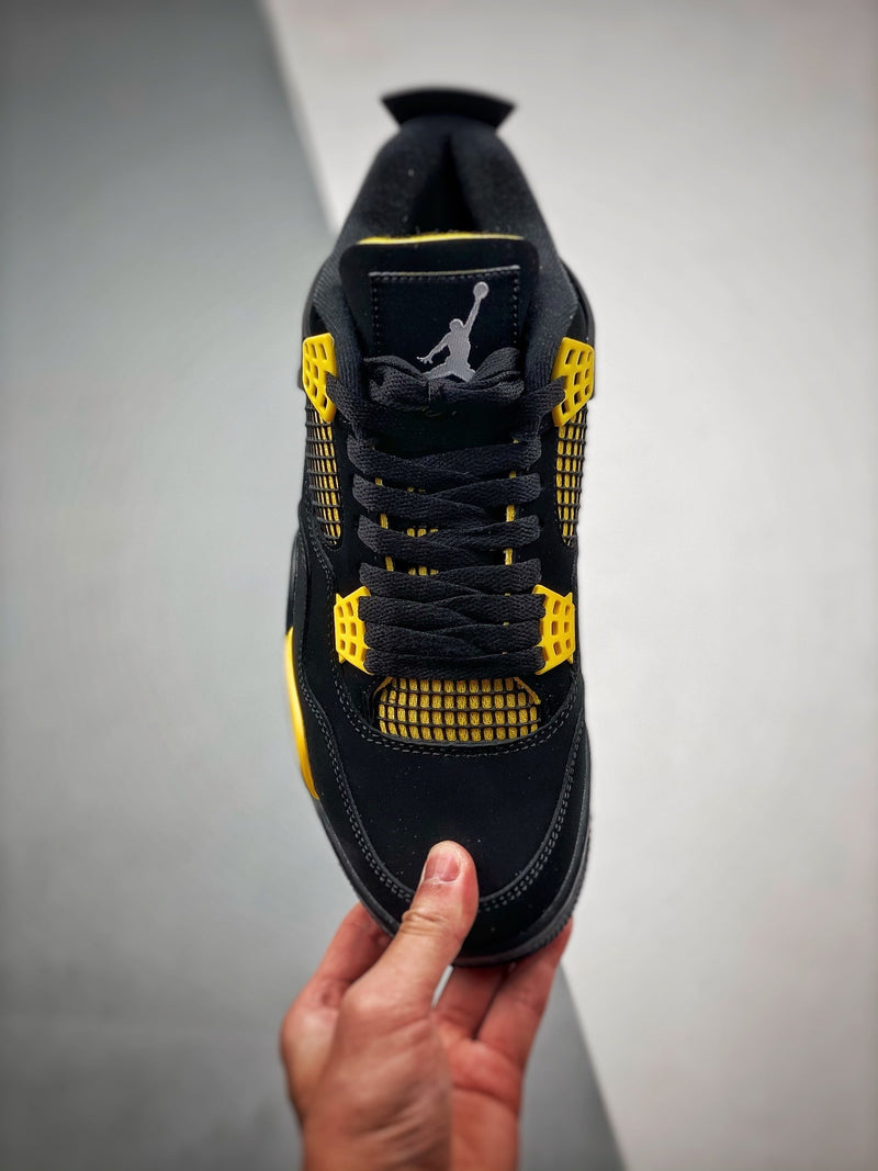 Tênis Nike Air Jordan 4 "Thunder"