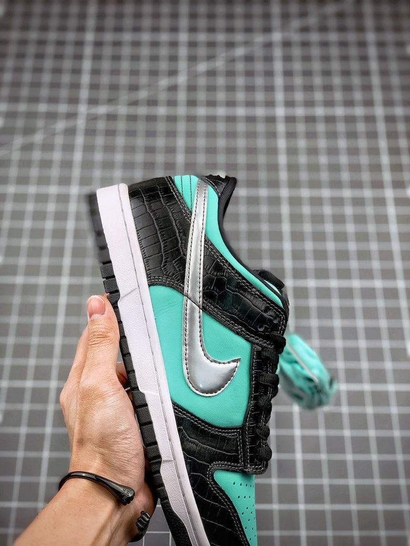 Tênis Nike SB Dunk Low x Tiffany 'Diamond Supply'