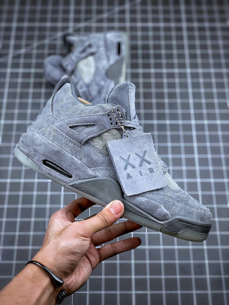 Tênis Nike Air Jordan 4 Retro Kaws