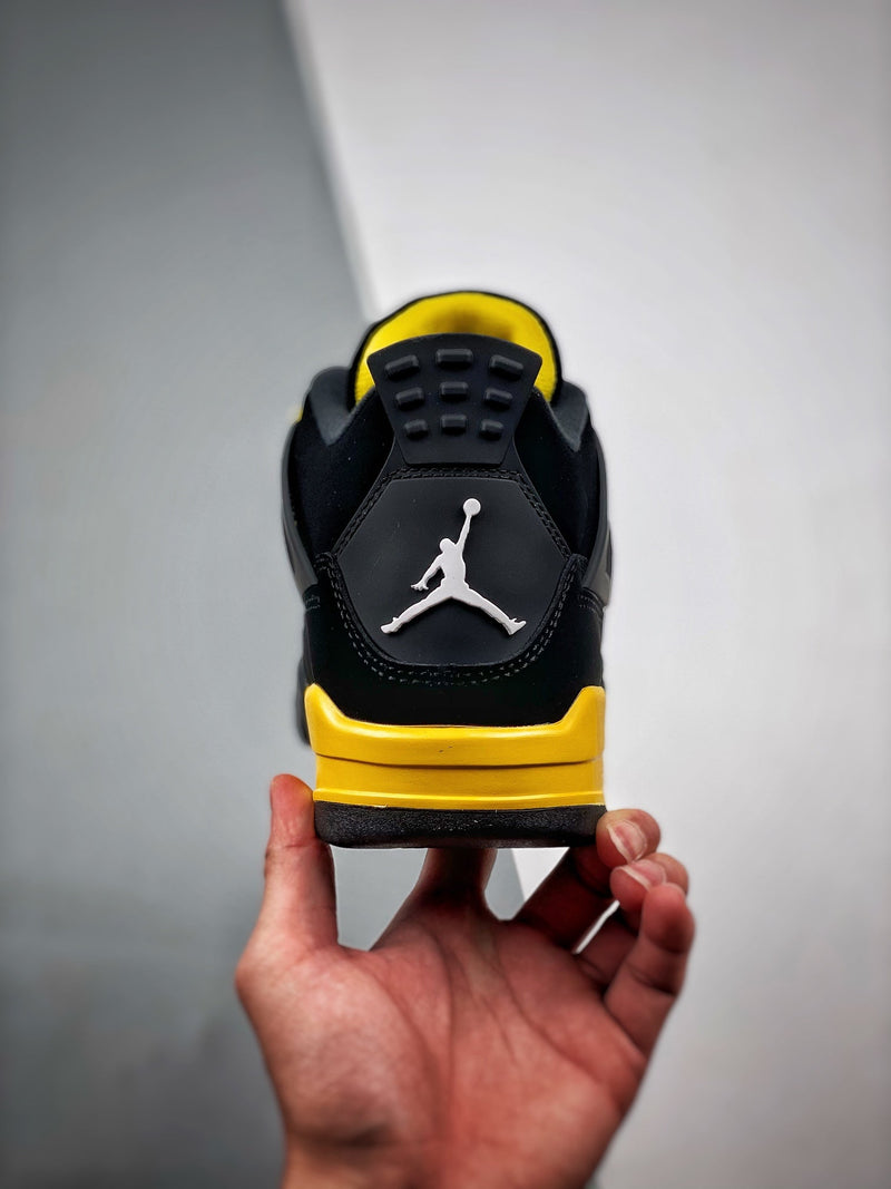 Tênis Nike Air Jordan 4 "Thunder"