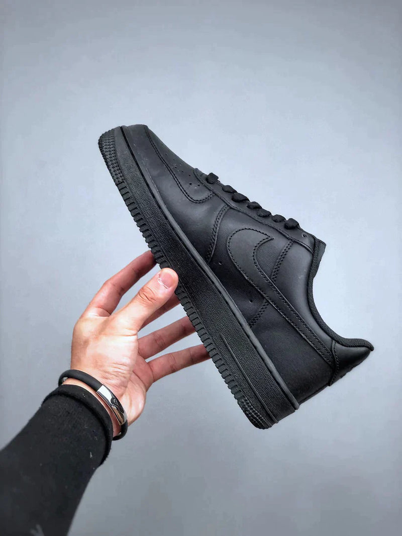 Tênis Nike Air Force 1 Low Black