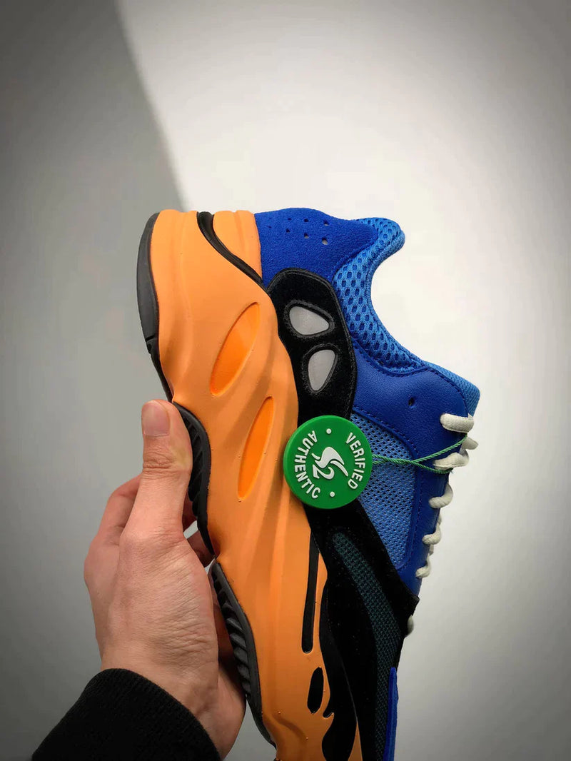 Tênis Adidas Yeezy Boost 700 V1 Bright Blue