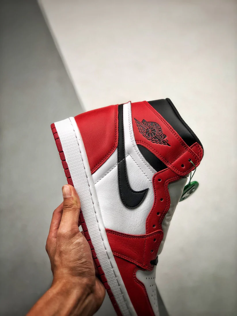 Tênis Nike Air Jordan 1 Retro High Chicago 2015