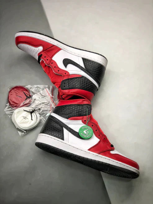 Tênis Nike Air Jordan 1 Retro High "Satin Red"