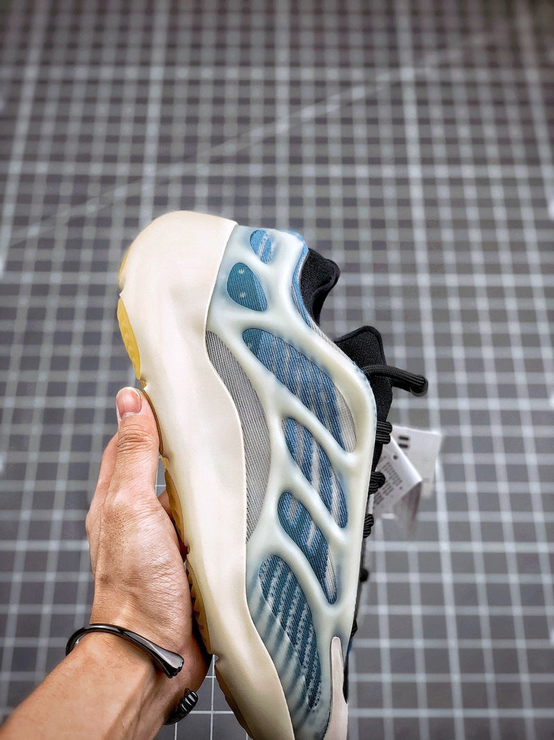 Tênis Adidas Yeezy Boost 700 V3 Kyanite