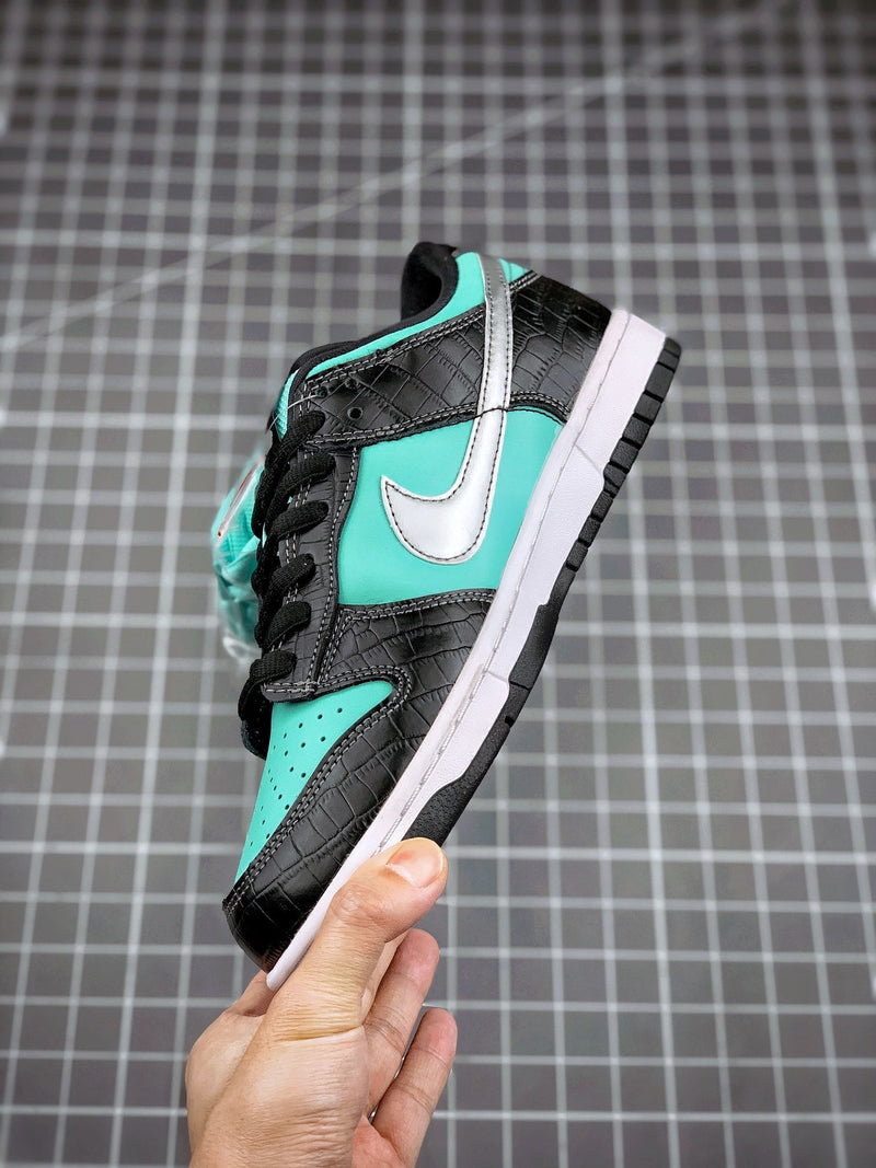 Tênis Nike SB Dunk Low x Tiffany 'Diamond Supply'