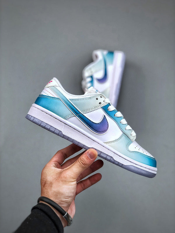 Tênis Nike SB Dunk Low "Unlock Your Space"