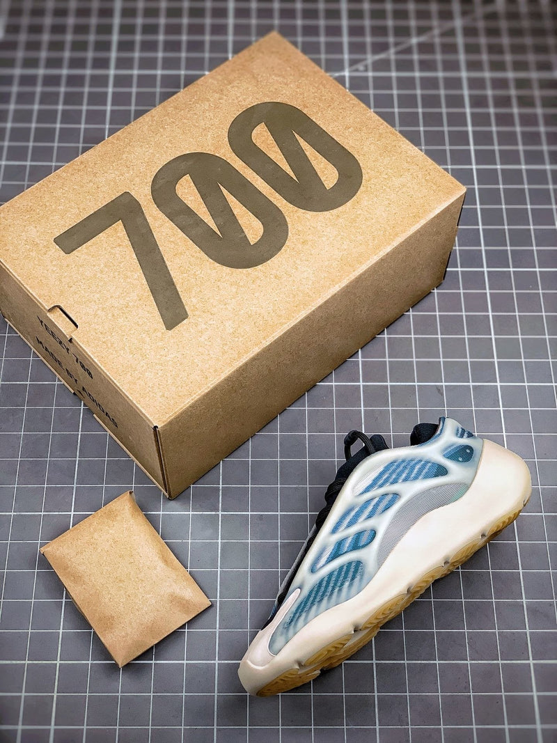 Tênis Adidas Yeezy Boost 700 V3 Kyanite