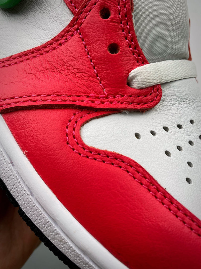 Tênis Nike Air Jordan 1 High "Light Fusion Red"