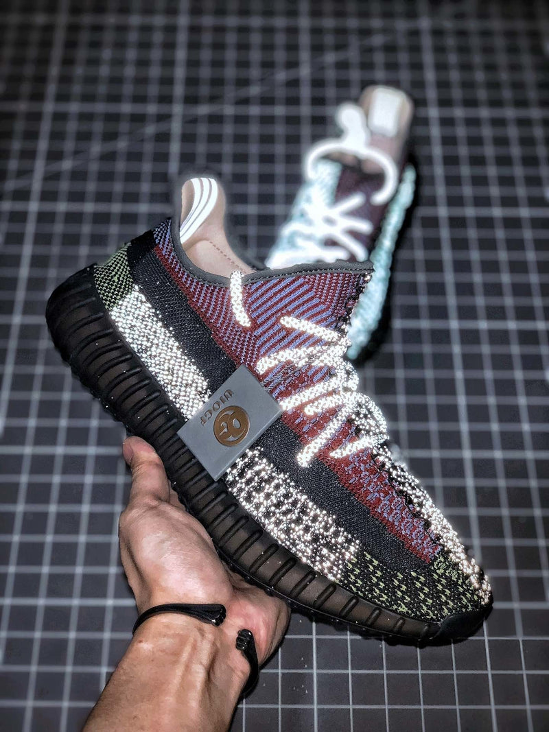 Tênis Adidas Yeezy Boost 350 V2 Yecheil (Refletivo)