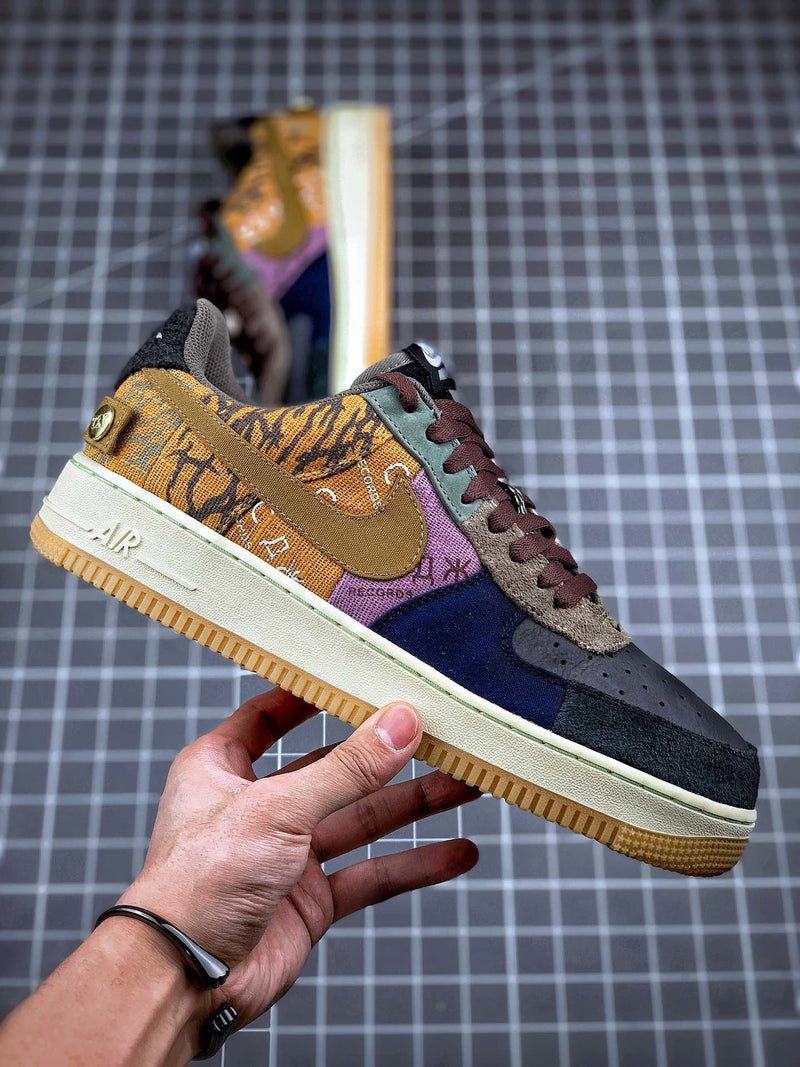 Tênis Travis Scott x Nike Air Force 1 Low 'Cactus Jack'