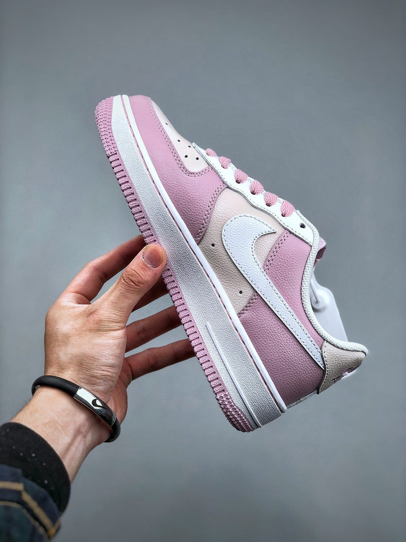 Tênis Nike Air Force 1 Low Pink Charms