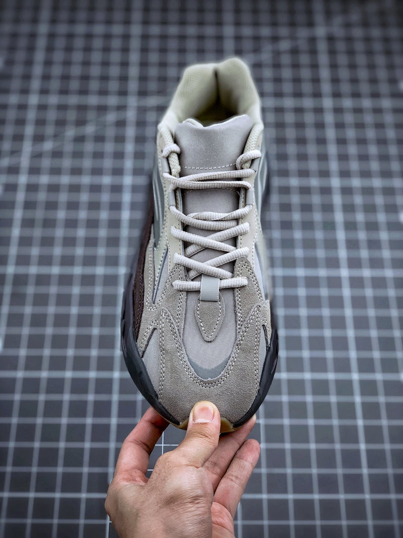 Tênis Adidas Yeezy Boost 700 V2 Tephra