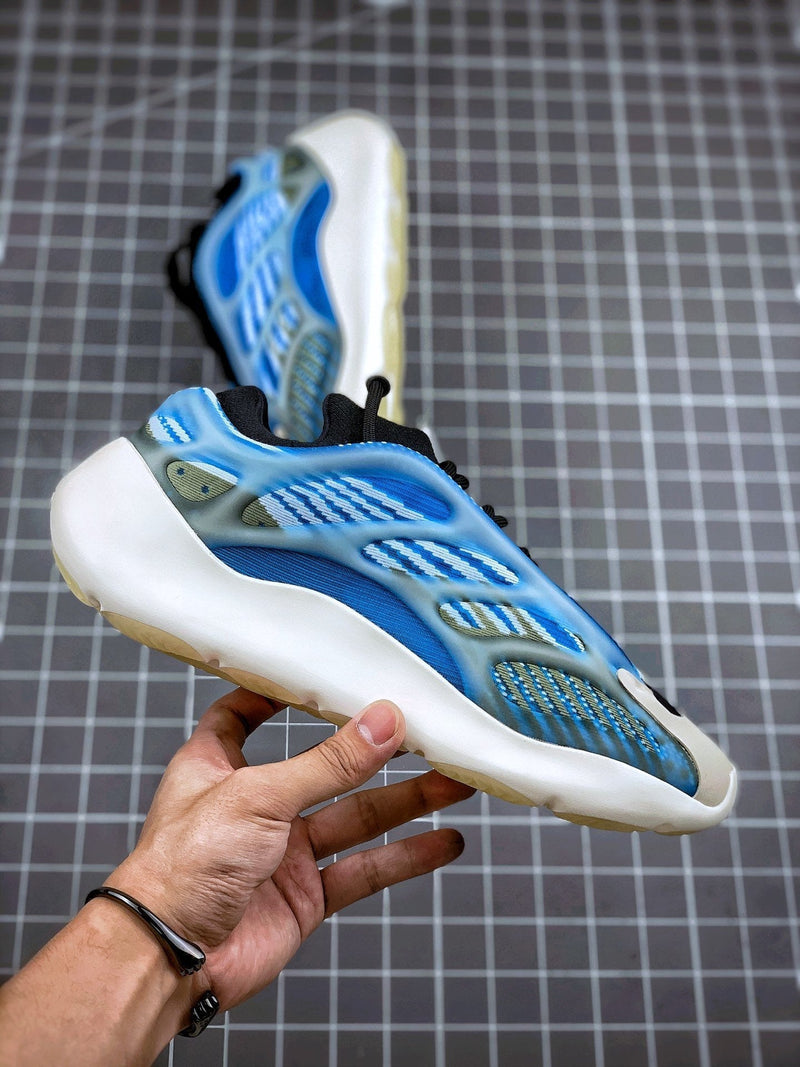 Tênis Adidas Yeezy Boost 700 V3 Azareth