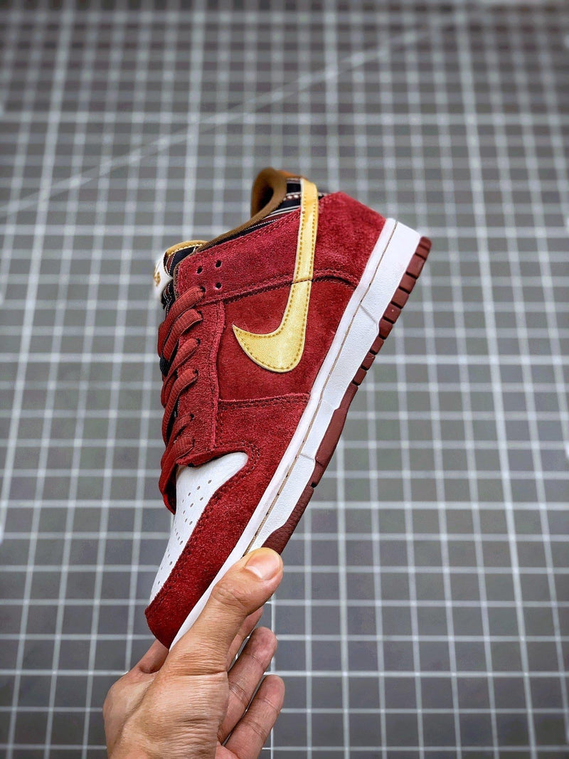 Tênis Nike SB Dunk Low "Anchorman"