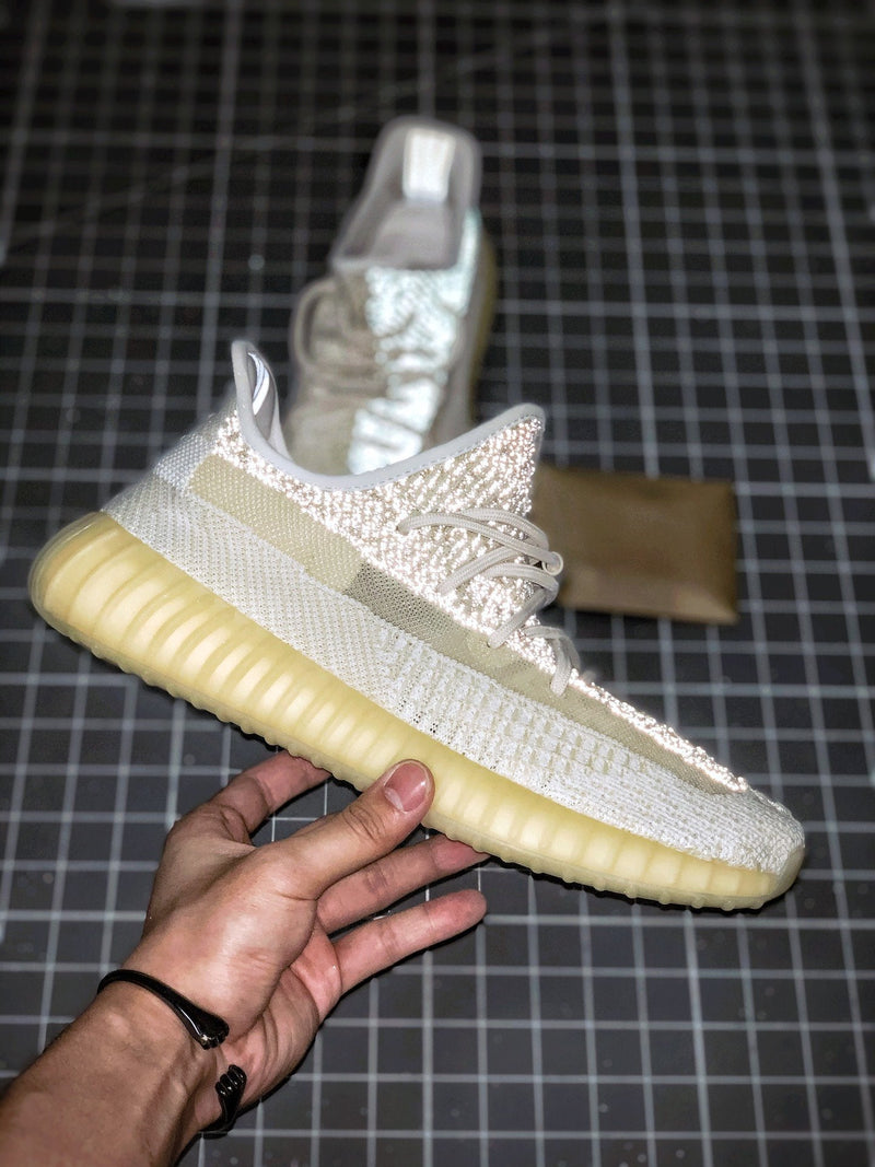 Tênis Adidas Yeezy 350 Boost V2 (Refletivo)